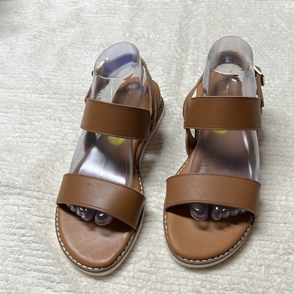 Mila Paoli sandals size 9